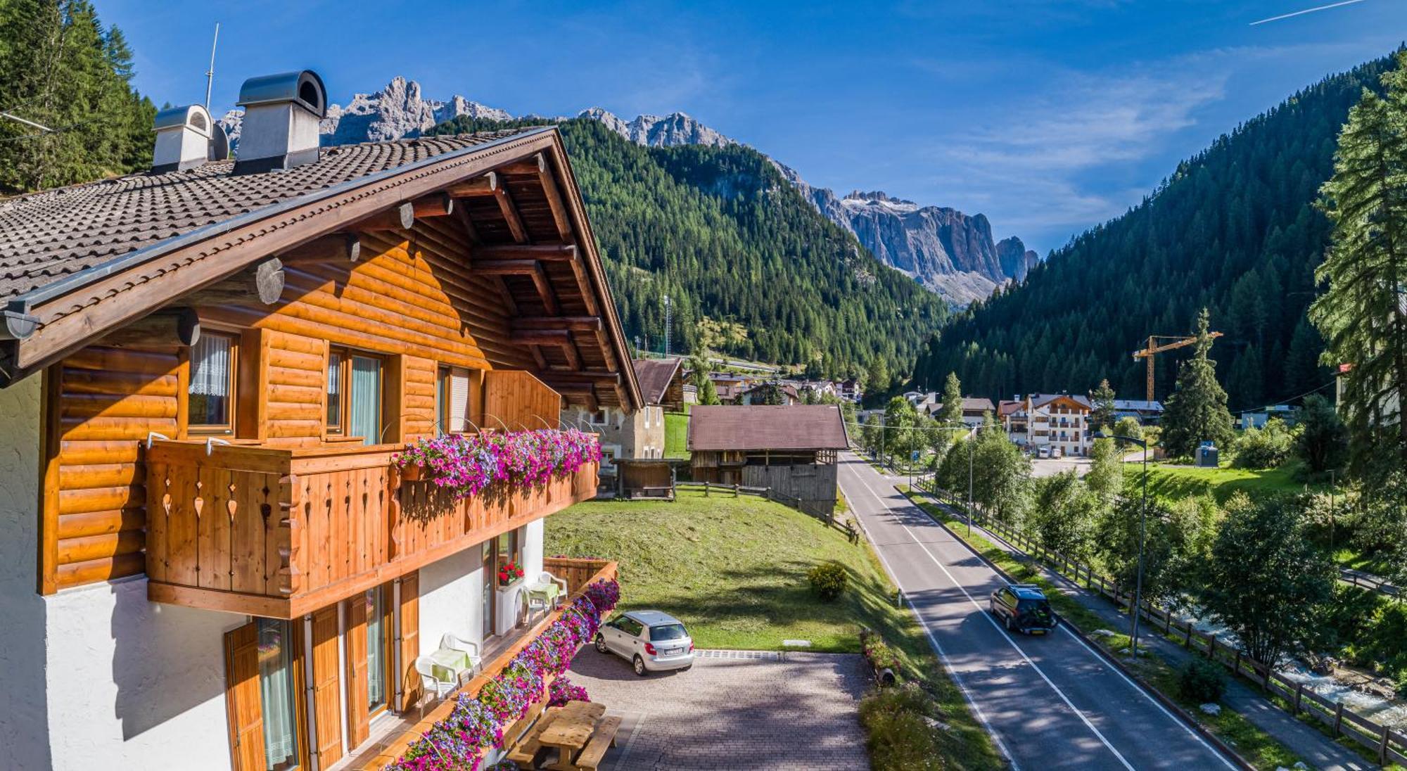 Garni La Grambla Hotel Selva di Val Gardena Exterior foto